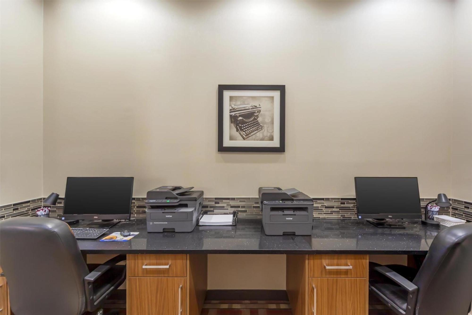 Best Western Plus Hinton Inn & Suites Экстерьер фото