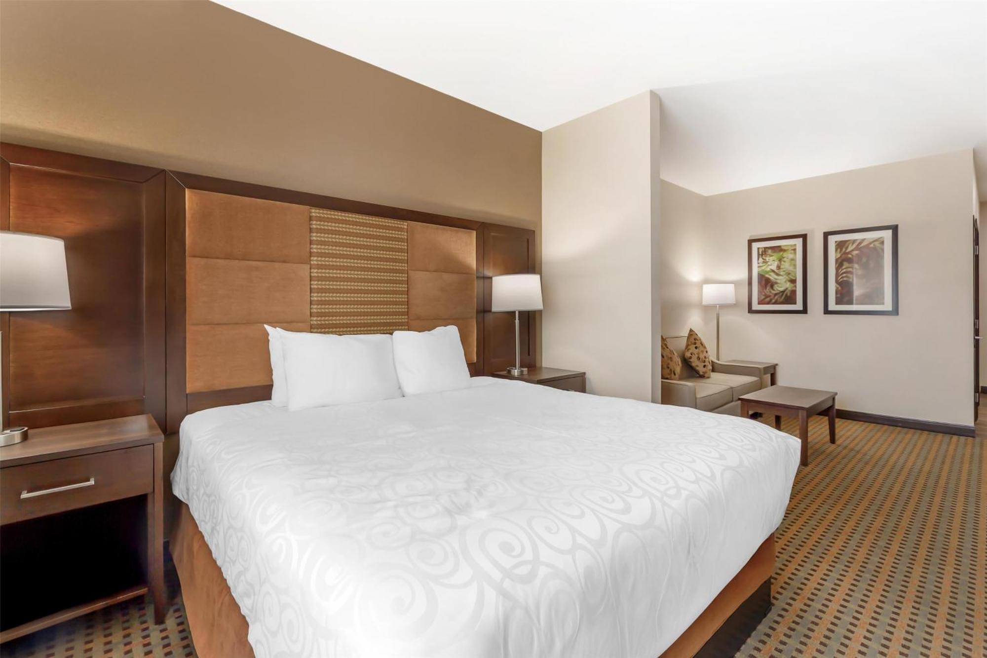 Best Western Plus Hinton Inn & Suites Экстерьер фото