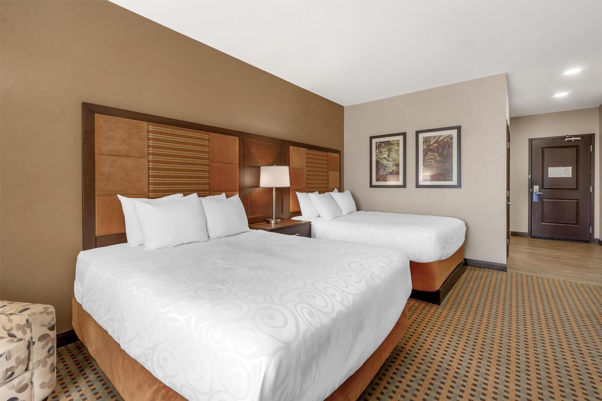 Best Western Plus Hinton Inn & Suites Экстерьер фото