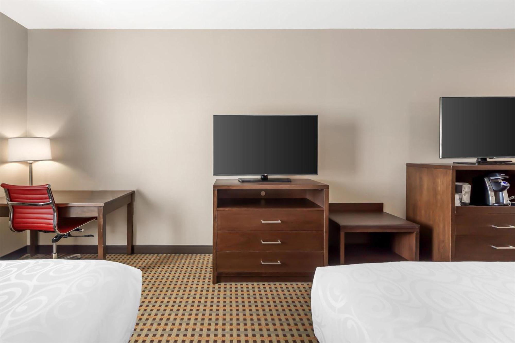 Best Western Plus Hinton Inn & Suites Экстерьер фото