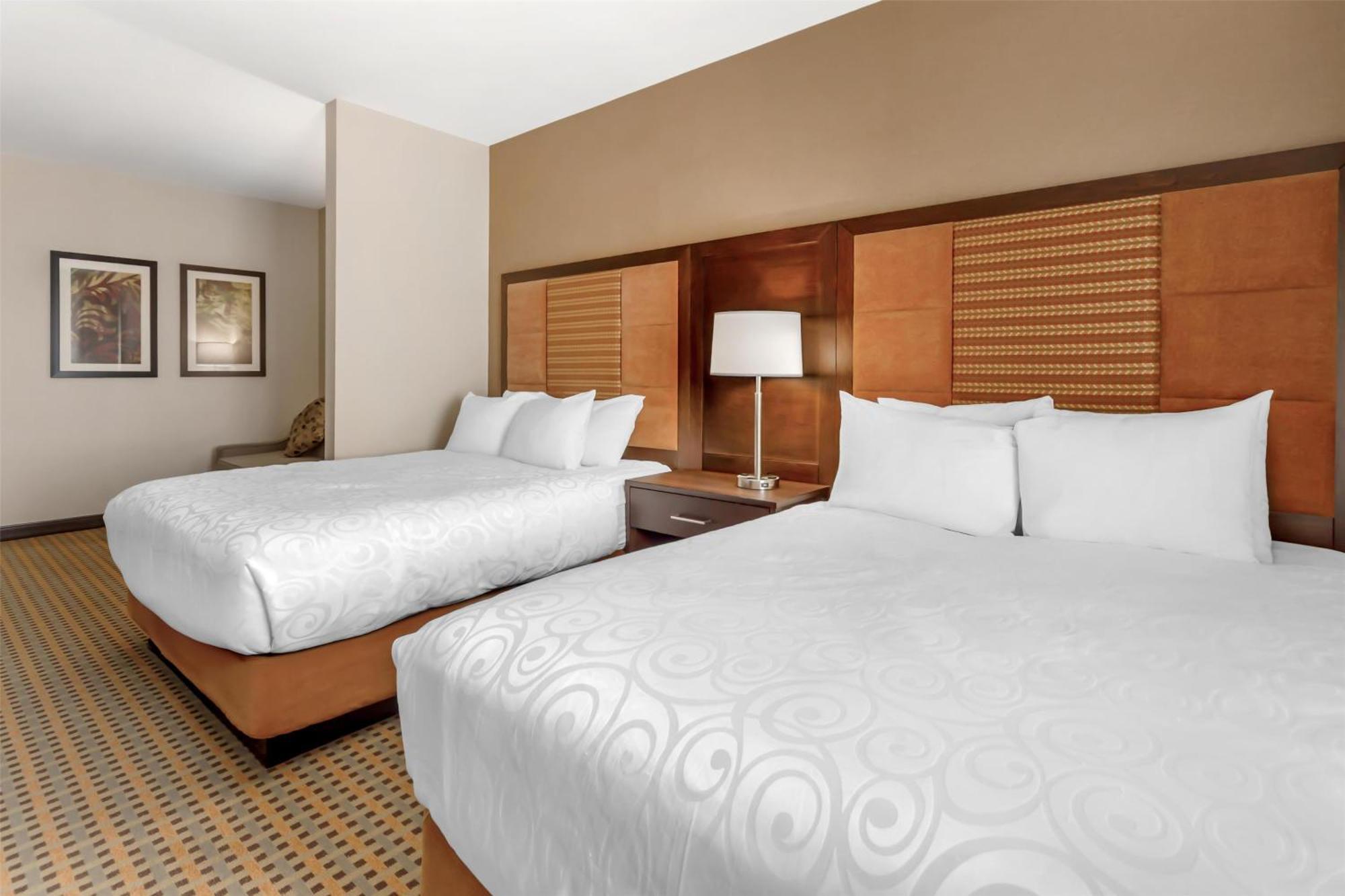 Best Western Plus Hinton Inn & Suites Экстерьер фото