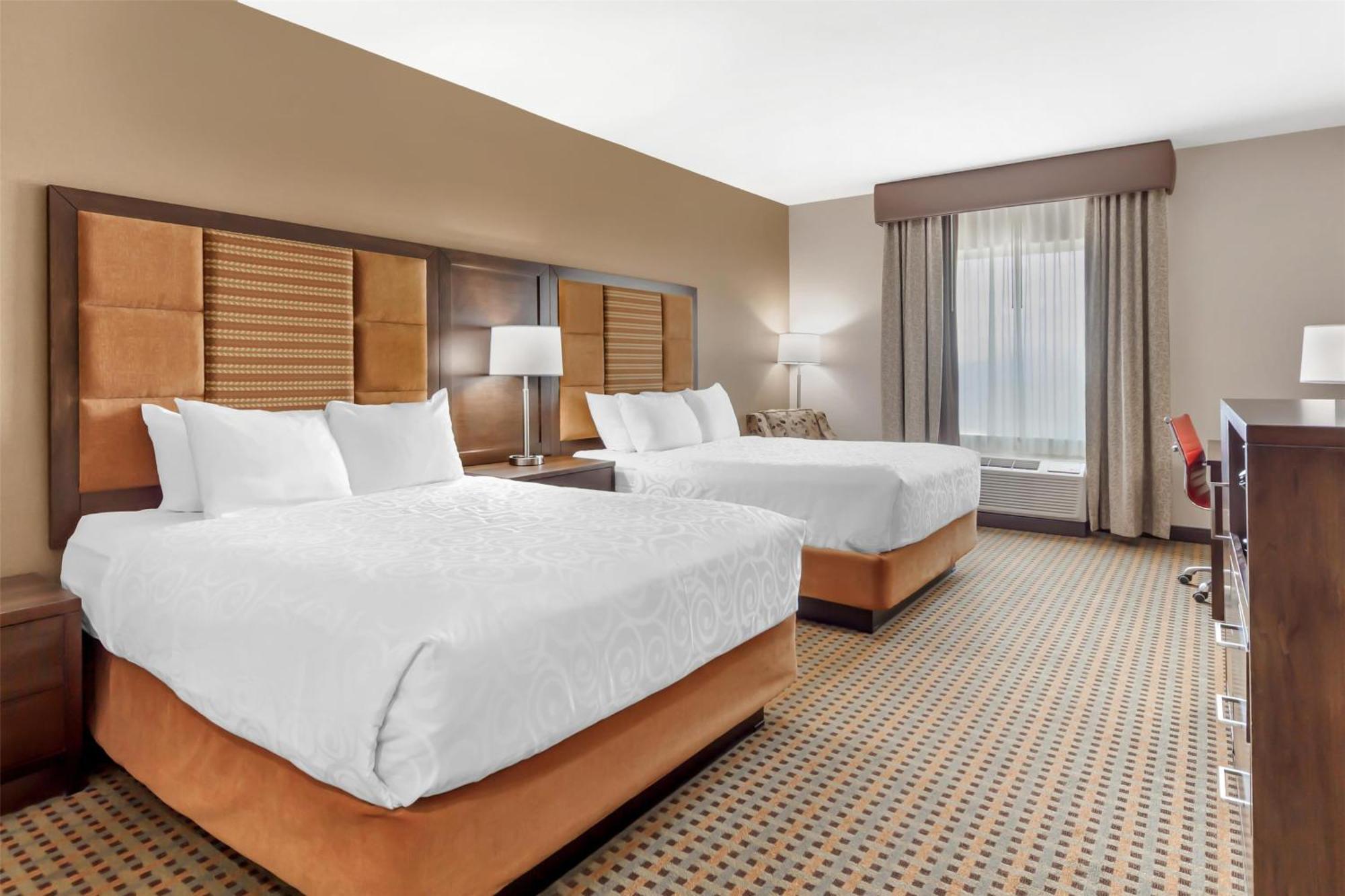 Best Western Plus Hinton Inn & Suites Экстерьер фото