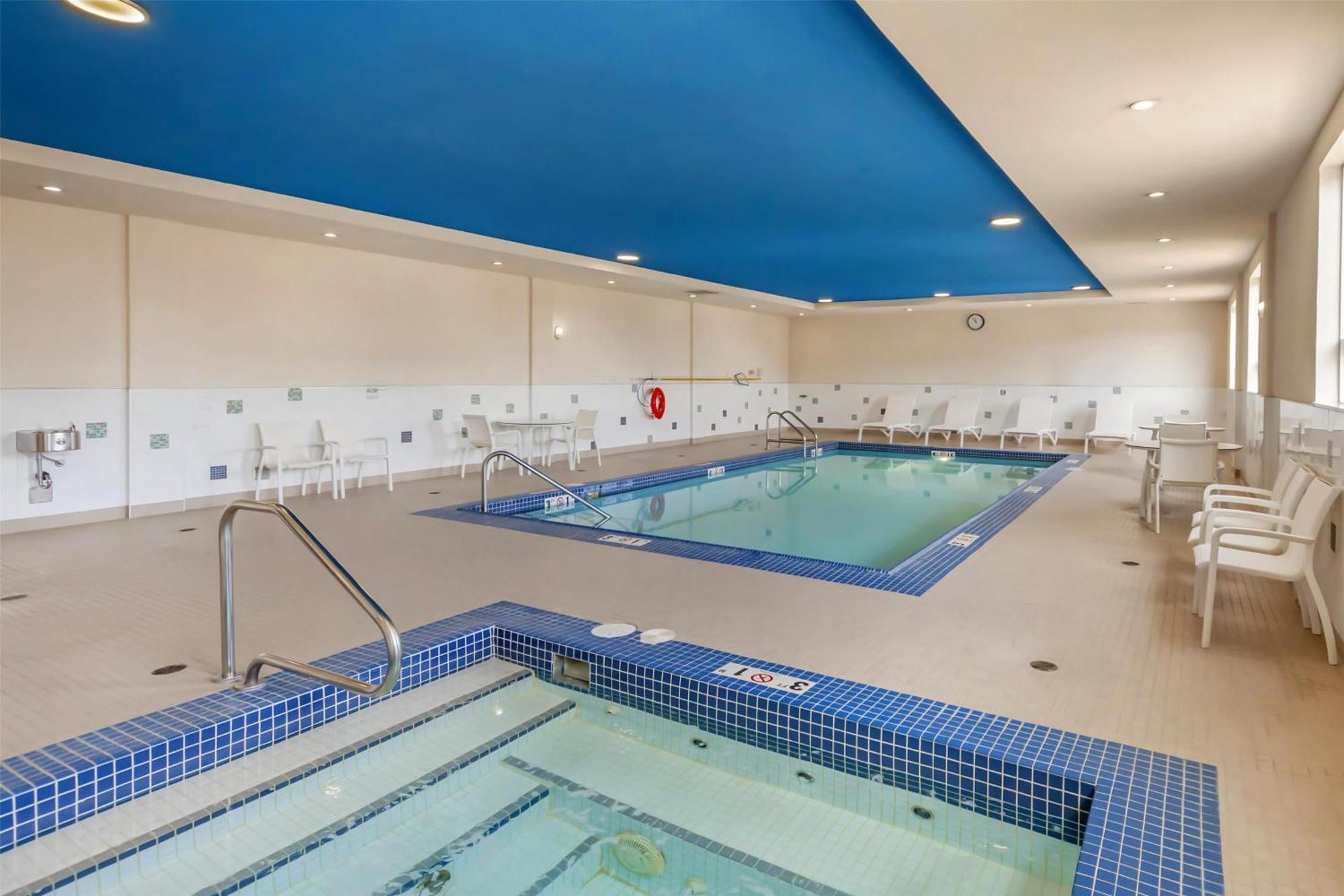 Best Western Plus Hinton Inn & Suites Экстерьер фото