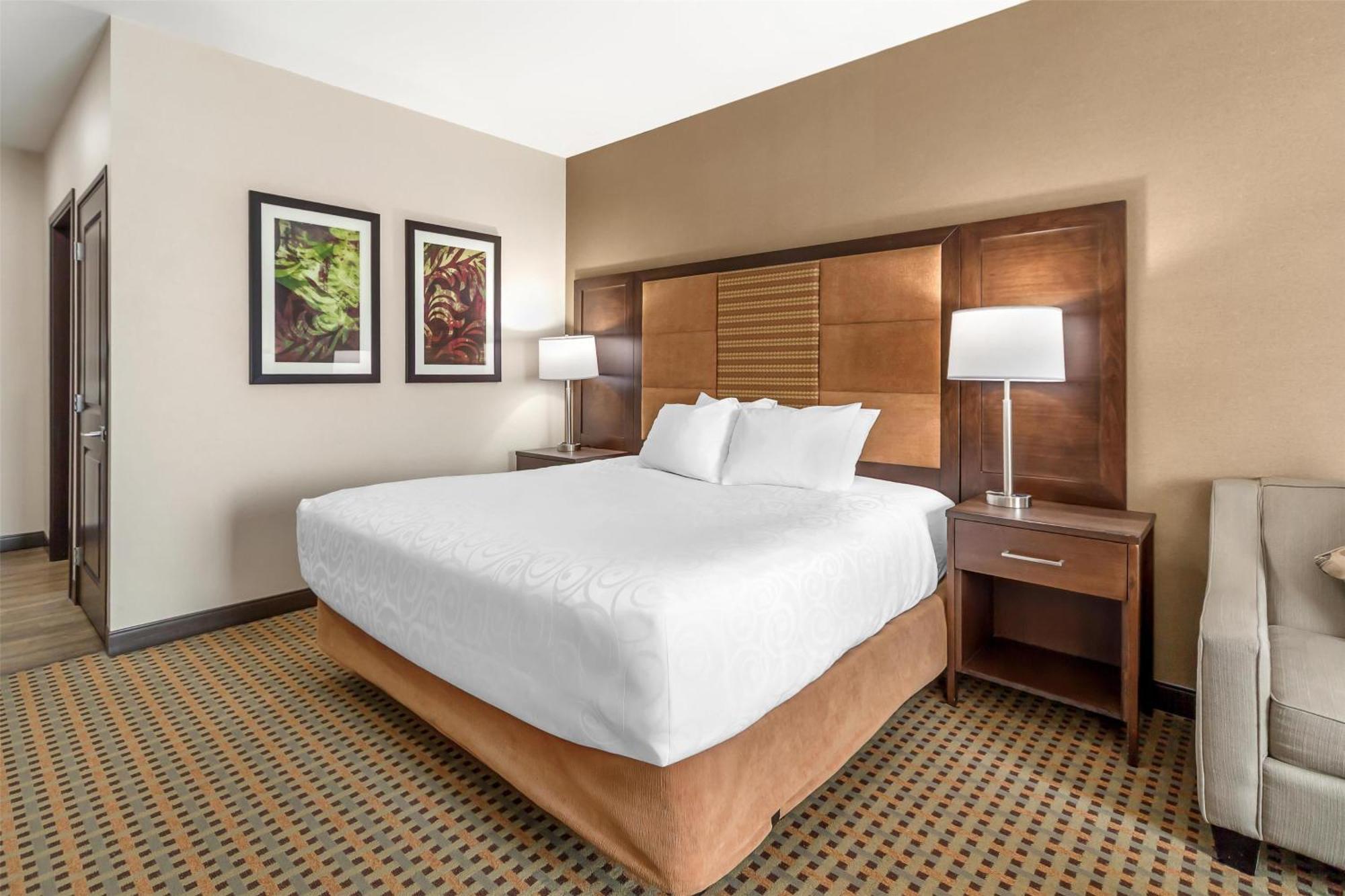 Best Western Plus Hinton Inn & Suites Экстерьер фото