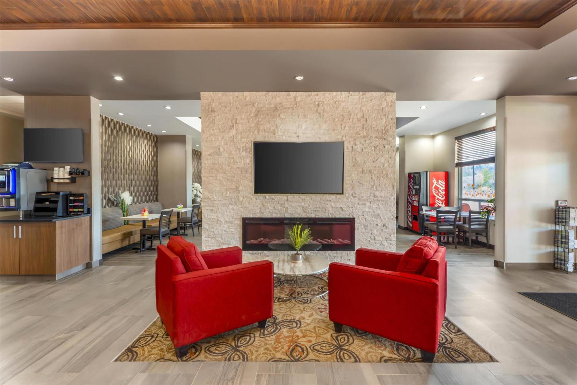 Best Western Plus Hinton Inn & Suites Экстерьер фото