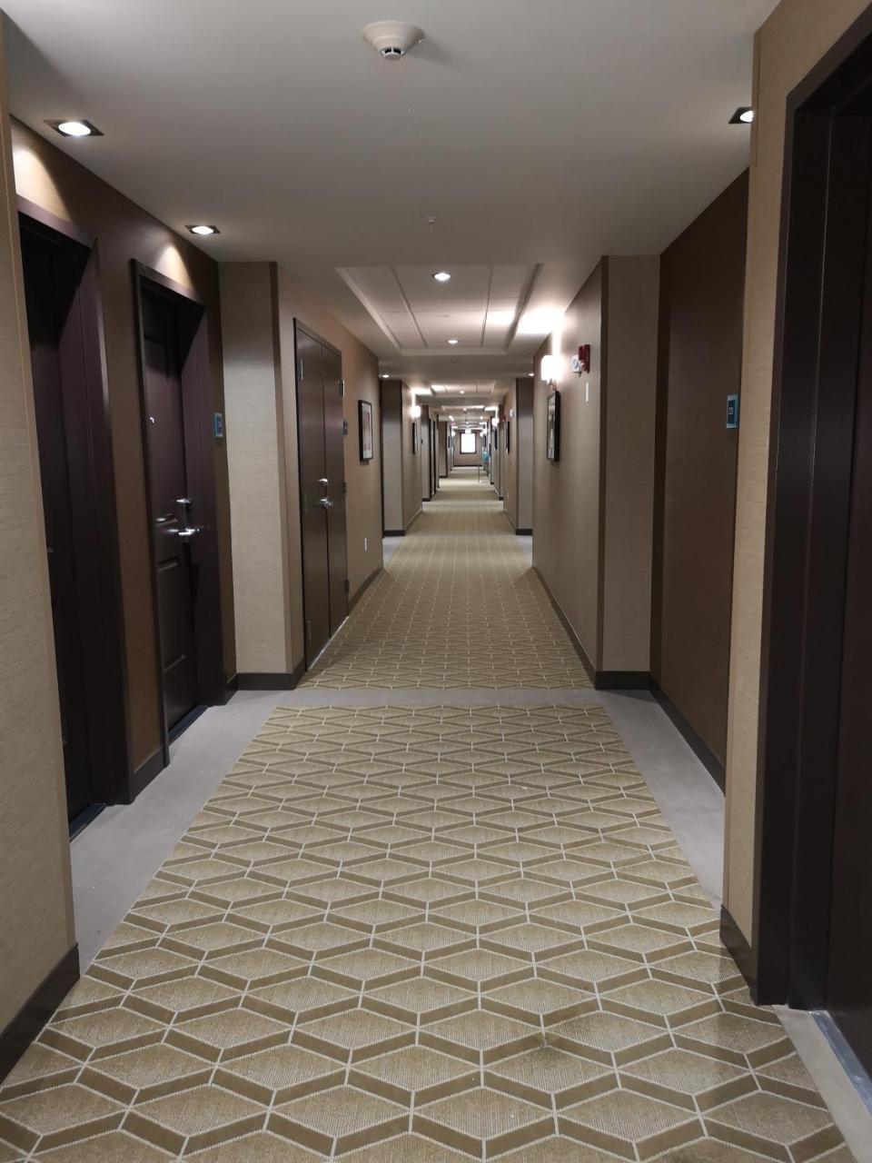 Best Western Plus Hinton Inn & Suites Экстерьер фото