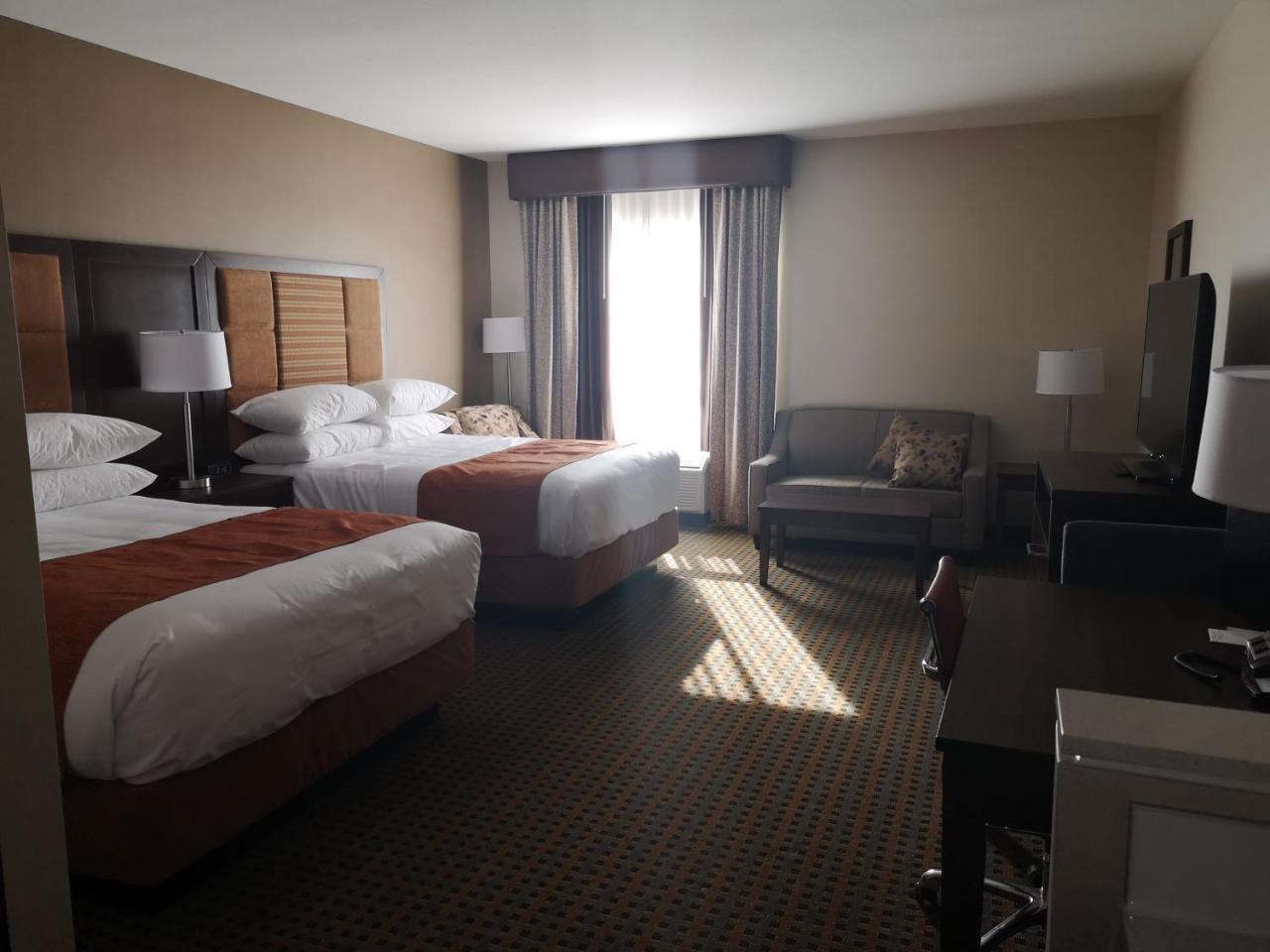 Best Western Plus Hinton Inn & Suites Экстерьер фото