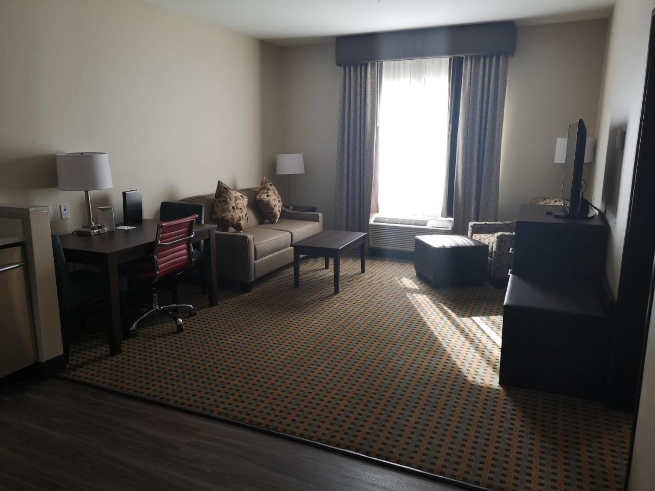 Best Western Plus Hinton Inn & Suites Экстерьер фото